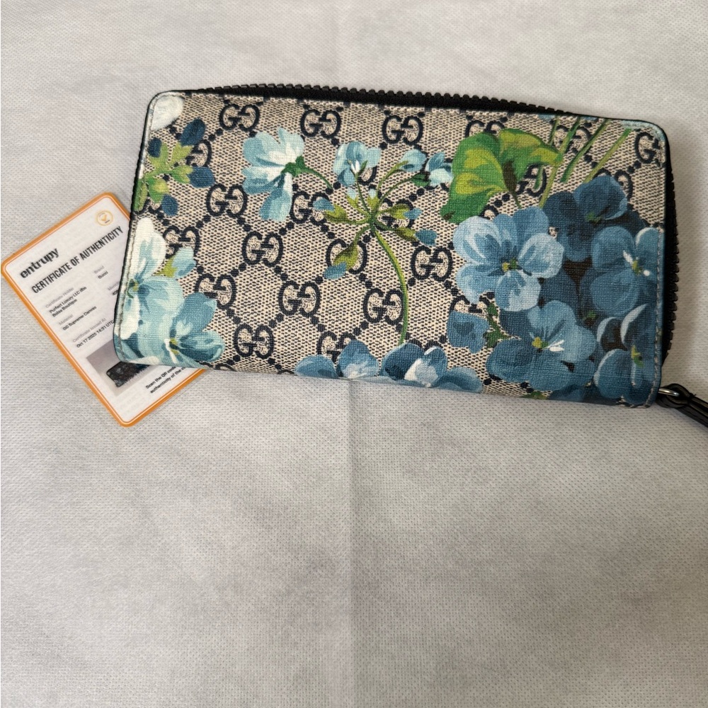Women’s Gucci GG Blooms Zip-Around Wallet - Picture 5 of 5